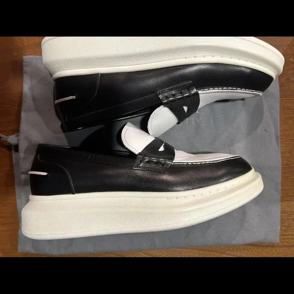 Alexander McQueen | Shoes | Alexander Mcqueen Black And  display picture 1